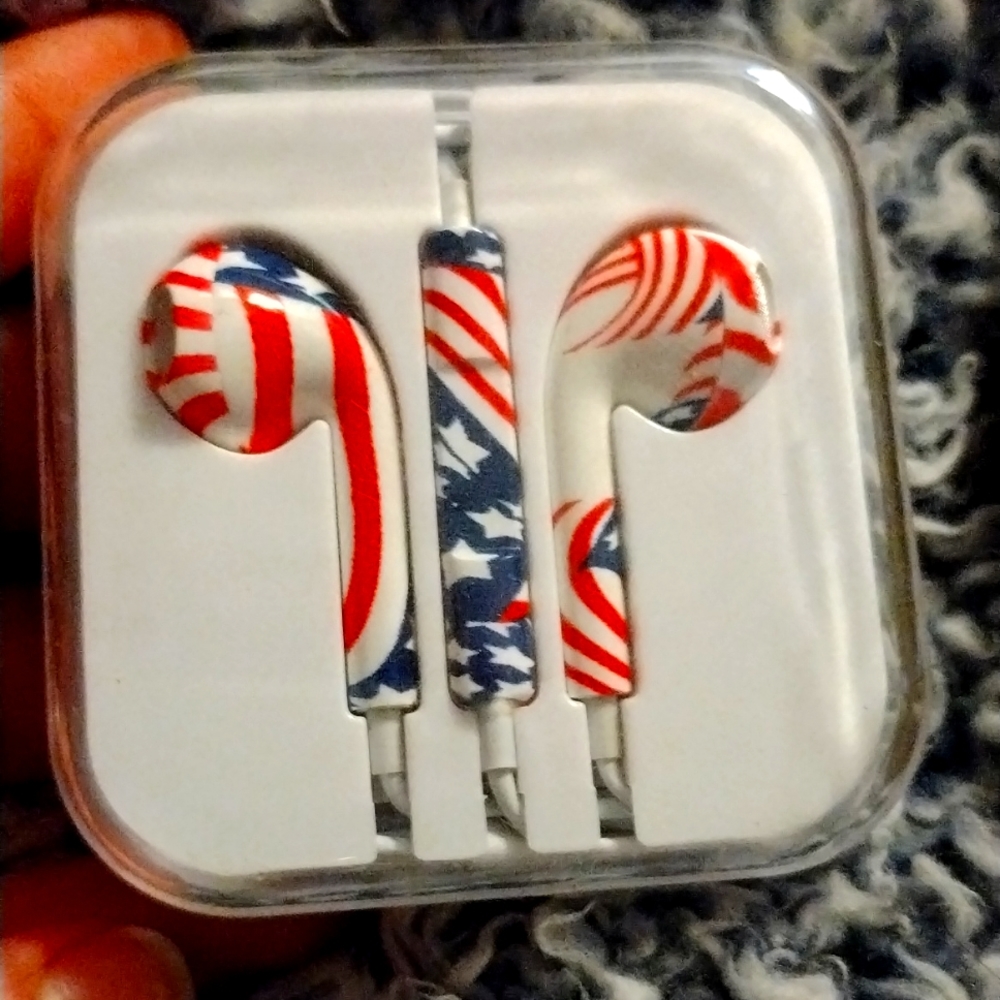 🌻5/$10 Boutique Americana Headphones